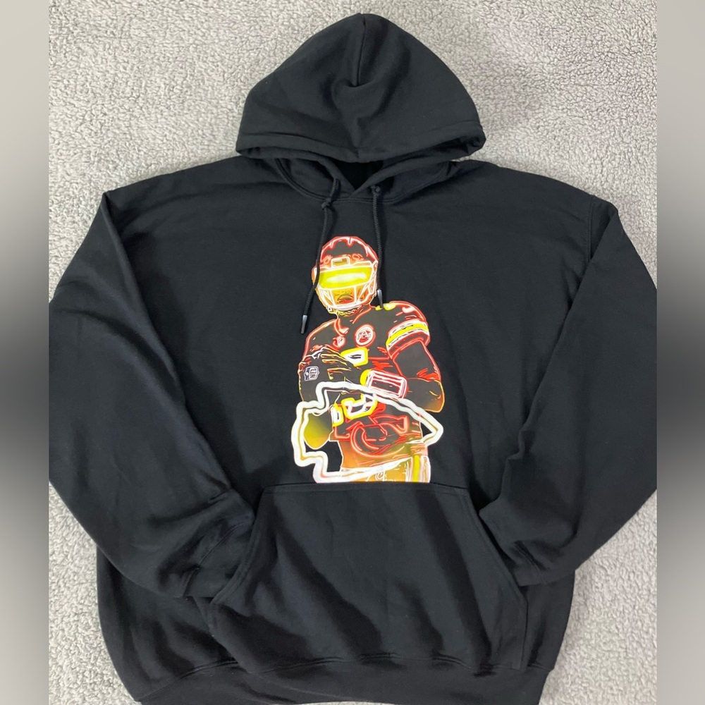 Patrick Mahomes Chiefs Black Cyborg Jersey Back Oversized Men’s Hoodie Size XL